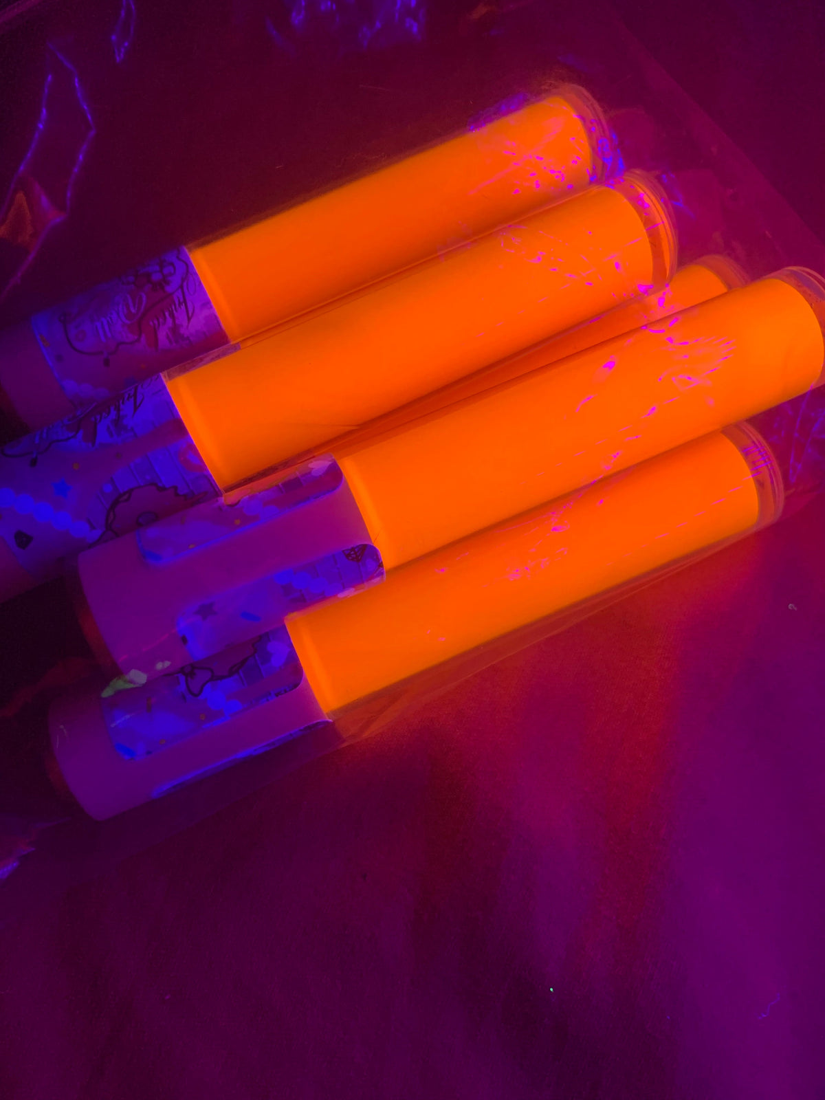  *UV* NEON EYLINER !!