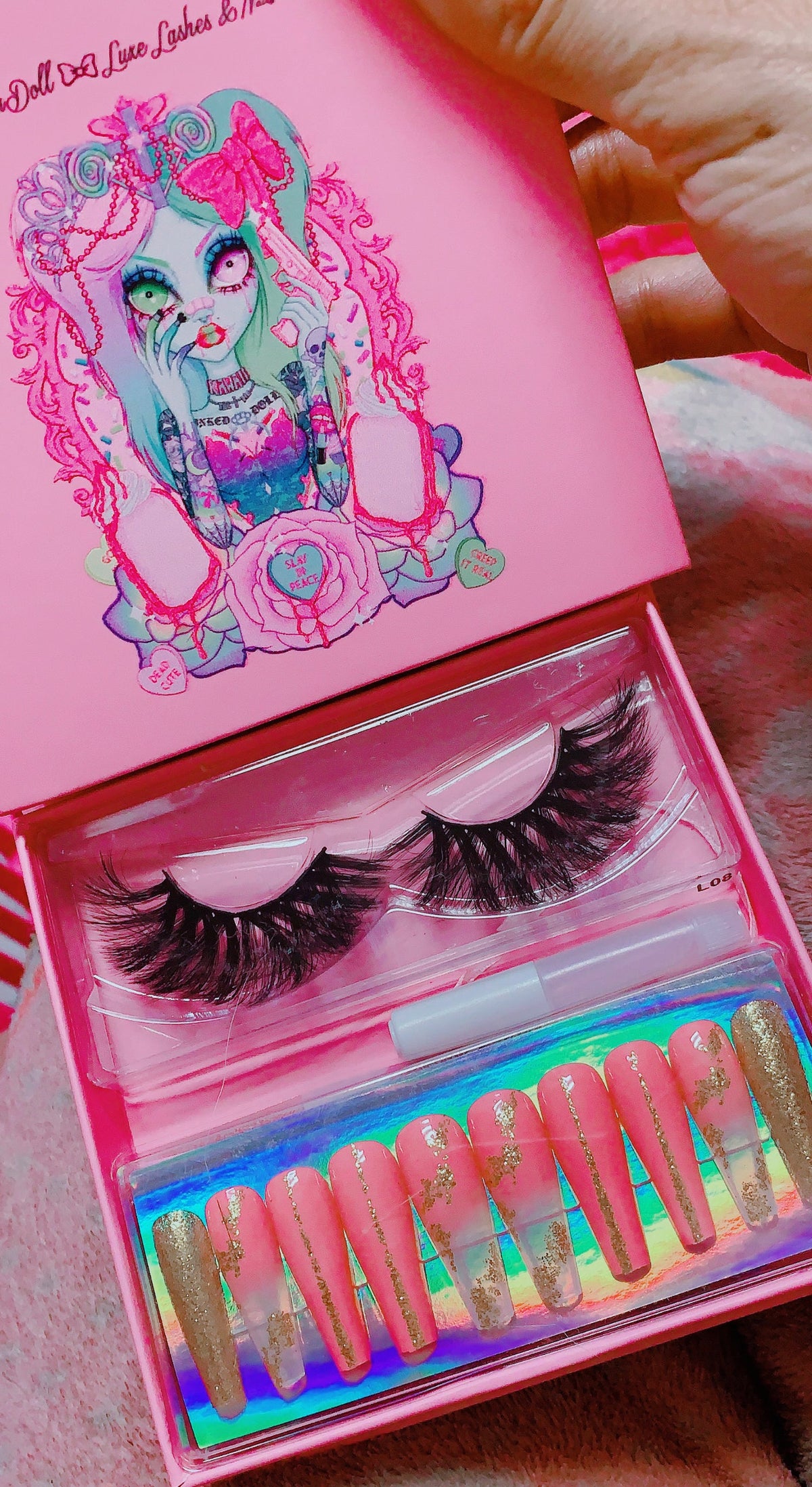  CUPCAKE CURRENCY 6D Xtra Thick N' Bold DreamDoll-Luxe Lash & Nail Set