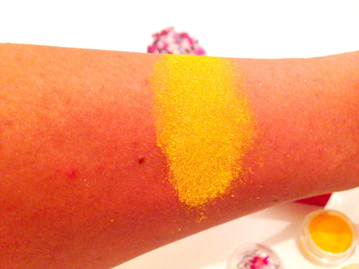  YELL-OOhh!! DOLLust DUST